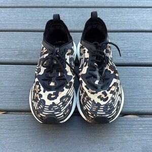 APL Women's Streamline in size 7.